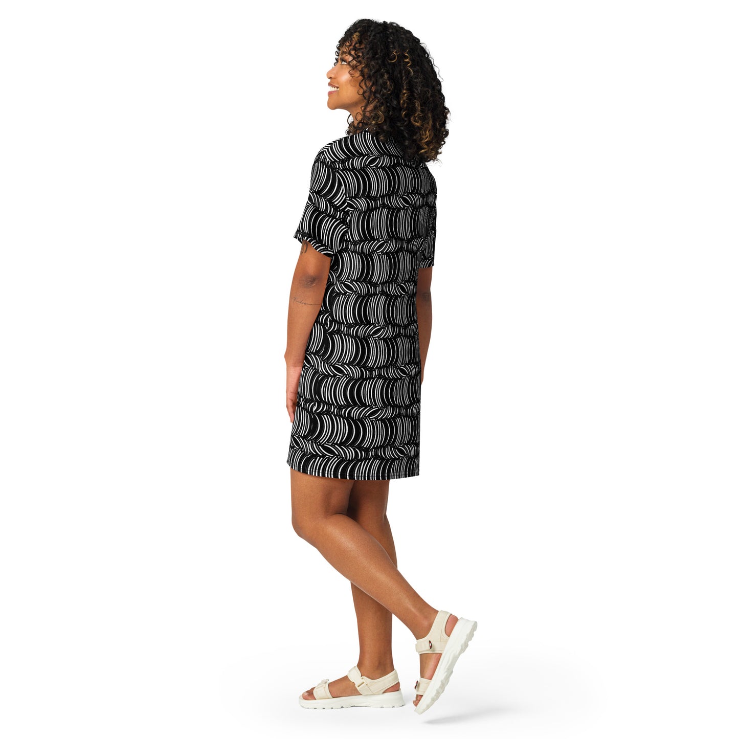 T-shirt dress, Aatra