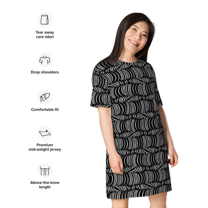 T-shirt dress, Aatra